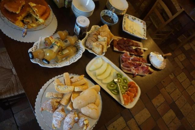 Palazzo De Fabritiis Bed & Breakfast Rosciano  ภายนอก รูปภาพ