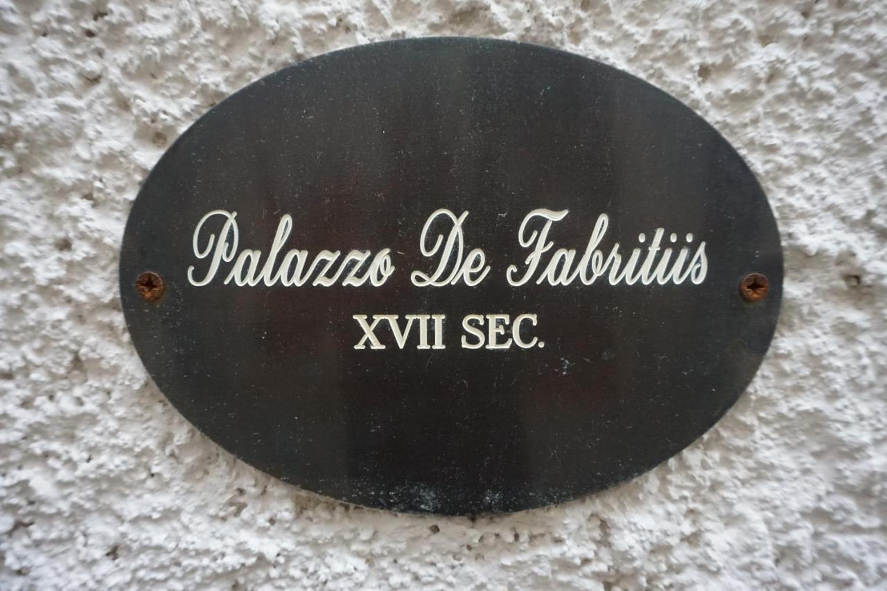 Palazzo De Fabritiis Bed & Breakfast Rosciano  ภายนอก รูปภาพ
