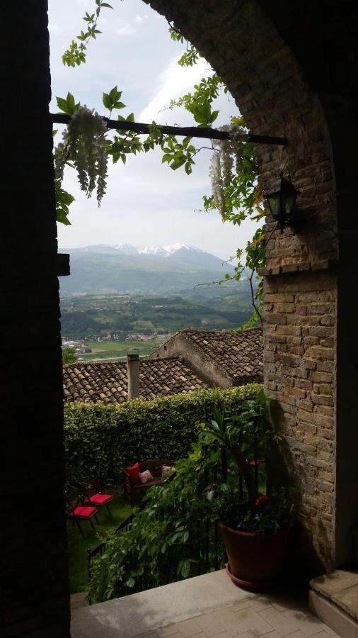 Palazzo De Fabritiis Bed & Breakfast Rosciano  ภายนอก รูปภาพ