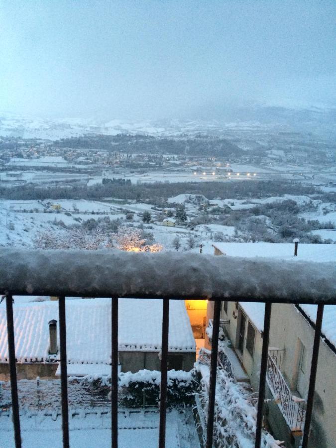 Palazzo De Fabritiis Bed & Breakfast Rosciano  ภายนอก รูปภาพ