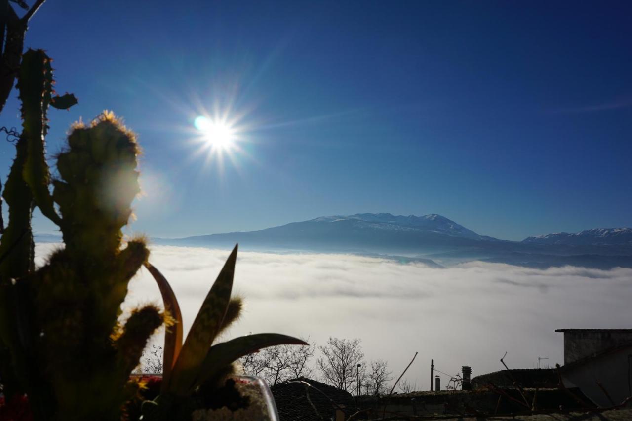 Palazzo De Fabritiis Bed & Breakfast Rosciano  ภายนอก รูปภาพ